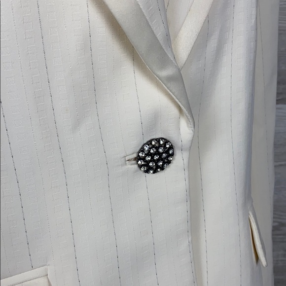 Amanda Smith White 2pC Pant Suit - Picture 6 of 14